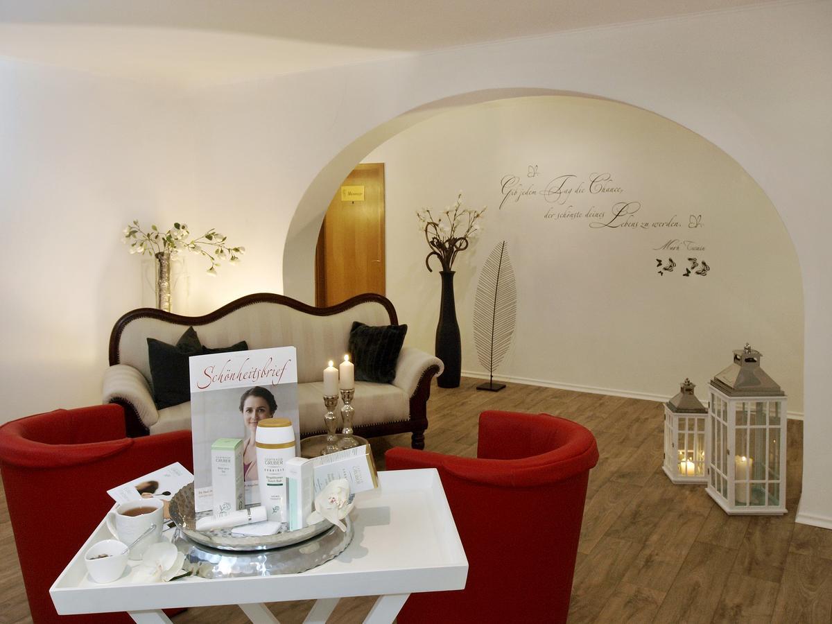 Hotel Restaurant Zum Goldenen Anker Mit Hallenbad & Wellnessbereich Windorf  Exterior foto
